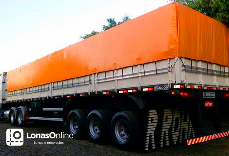 lona laranja em caminhões